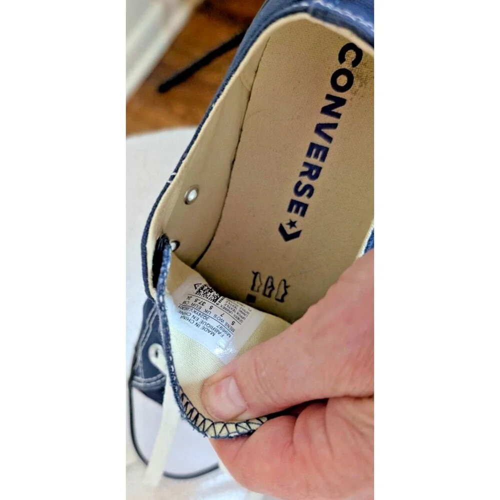 Converse CTAS Low Top Canvas Sneakers Navy Blue Women’s 7/Men’s 5